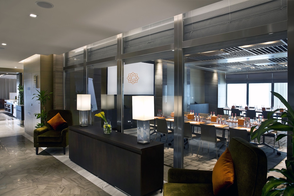 Grayton Hotel Dubai 59/66