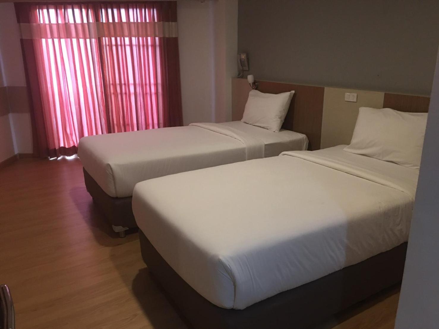 Ingnaam Hotel 12/50