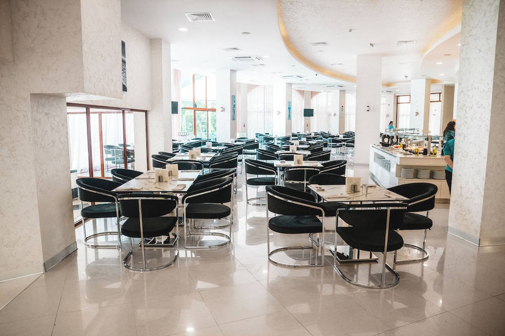 HOTEL CONTINENTAL 30/41