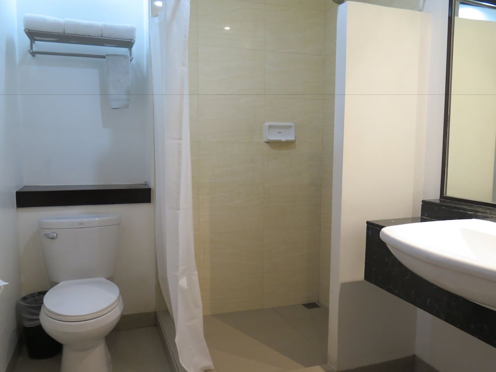 Circle Inn - Iloilo City Center 47/50