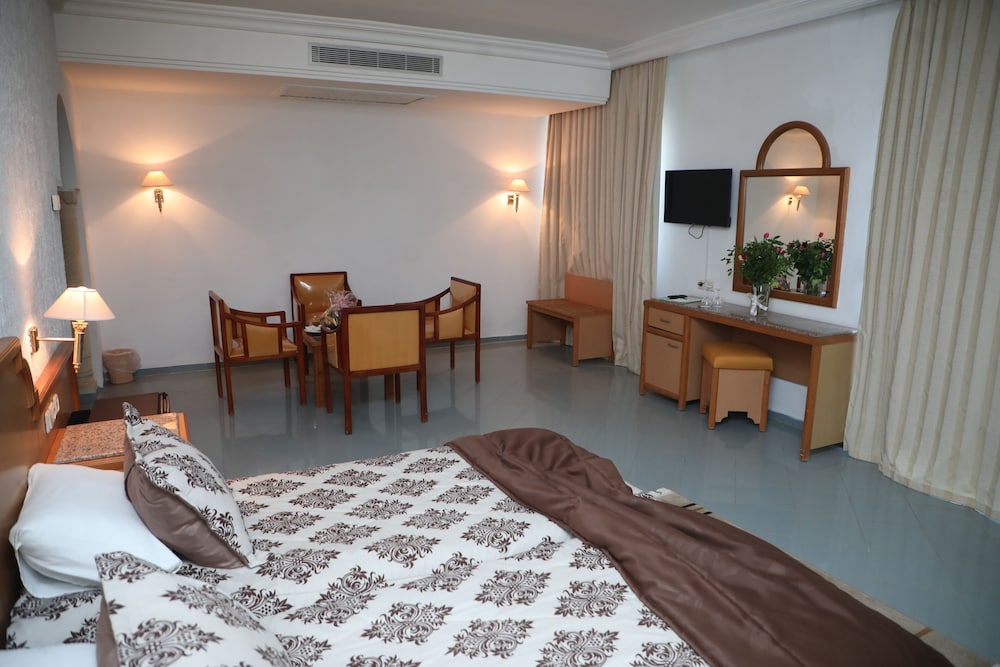 Hotel Royal Jinene 47/68