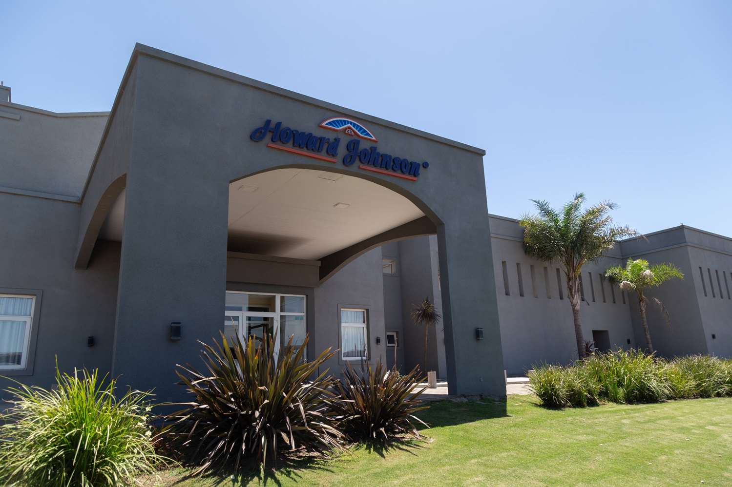 Howard Johnson by Wyndham Funes 10/67
