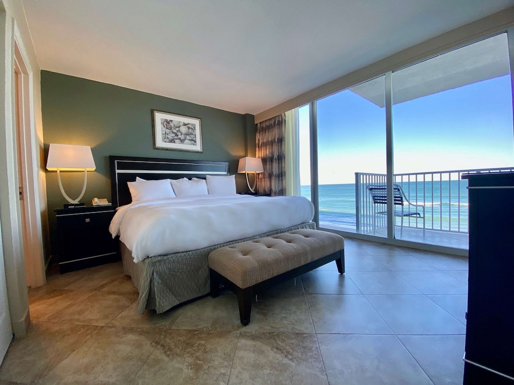 Radisson Suite Hotel Oceanfront 27/64