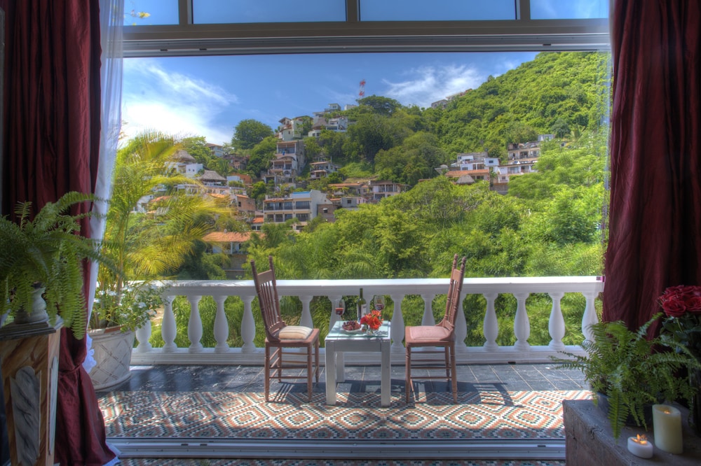 Rivera del Rio Boutique Hotel 73/81