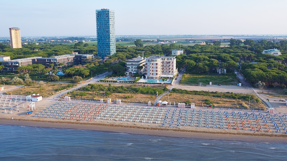 JESOLOPALACE HOTEL & APARTHOTEL 67/69