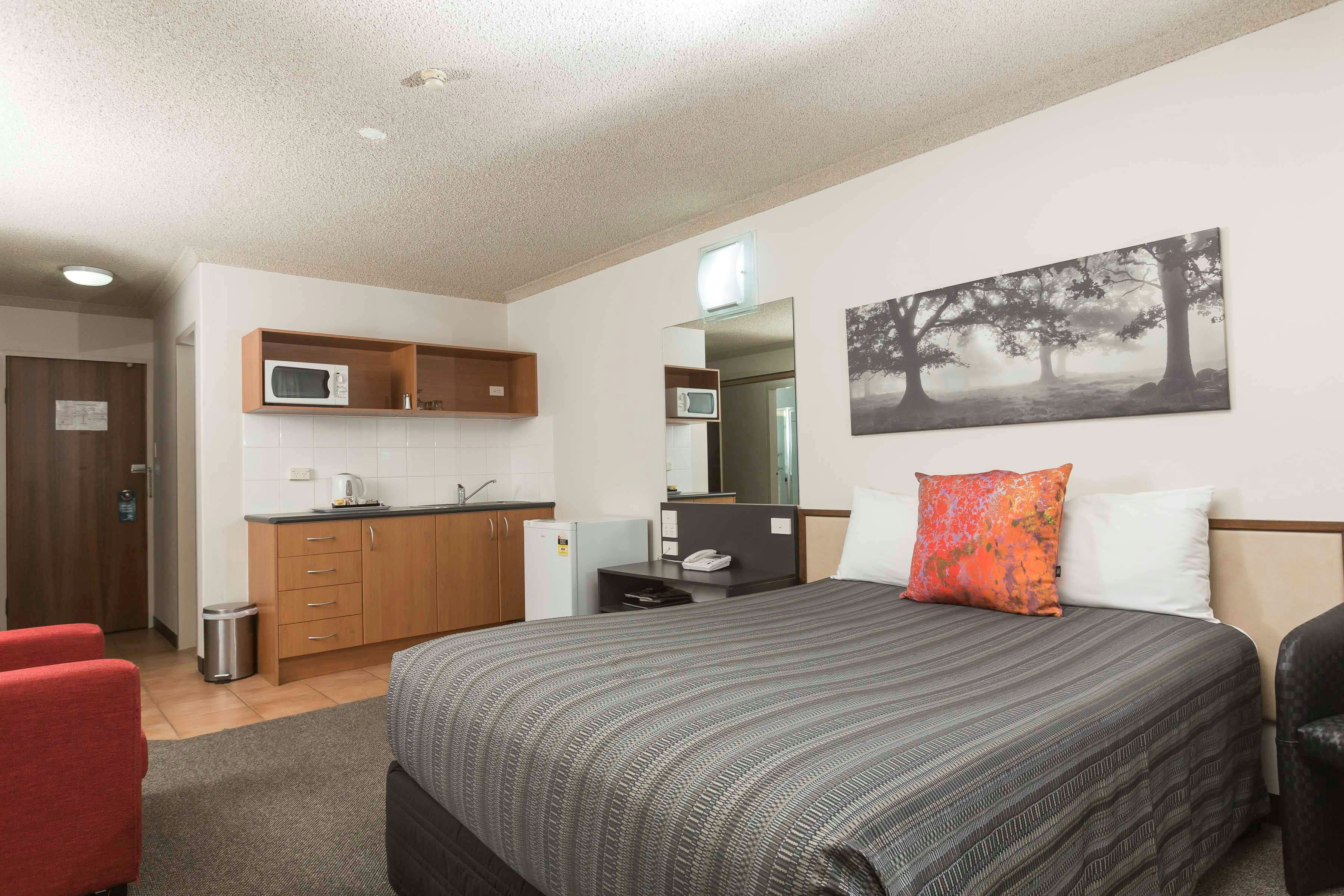 Belconnen Hotel Motel Serviced Apartments 21/48