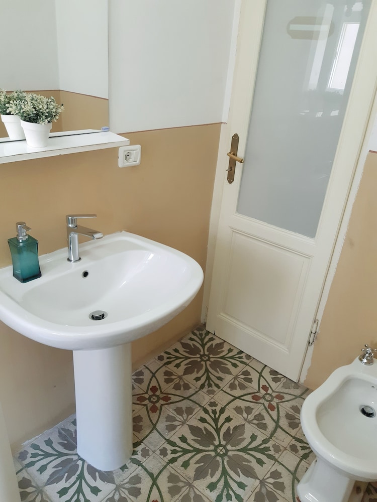 L'Aranceto Guest House 44/50