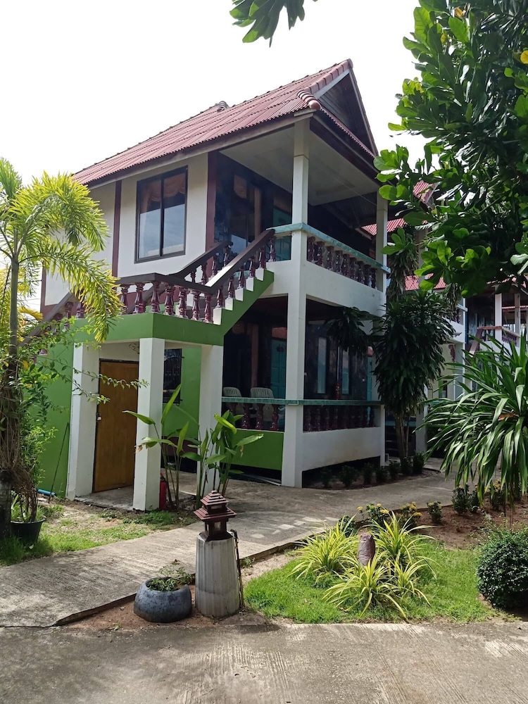 BLUE ANDAMAN LANTA RESORT 5/71