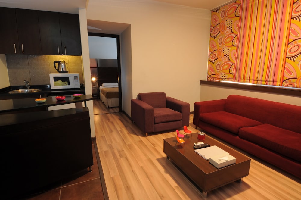 Suite Hotel Merlot 5/16