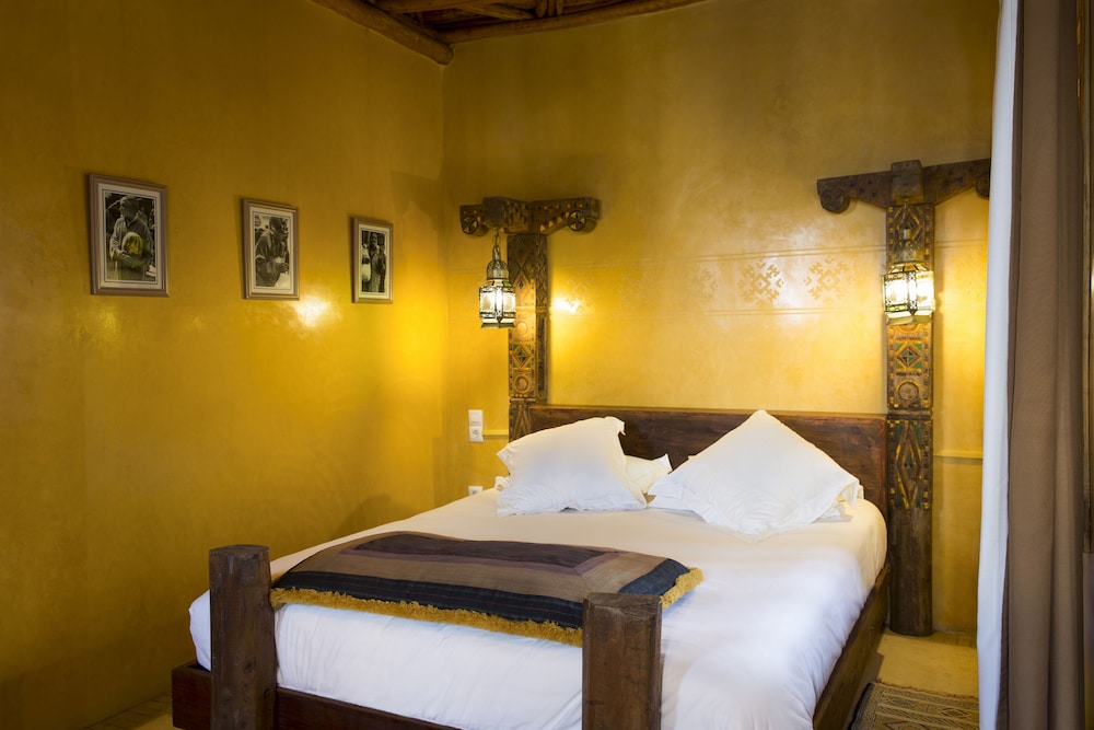 COMFORT, SUITE, QUEEN BED