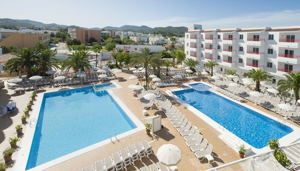 Coral Star Apartments 9/70