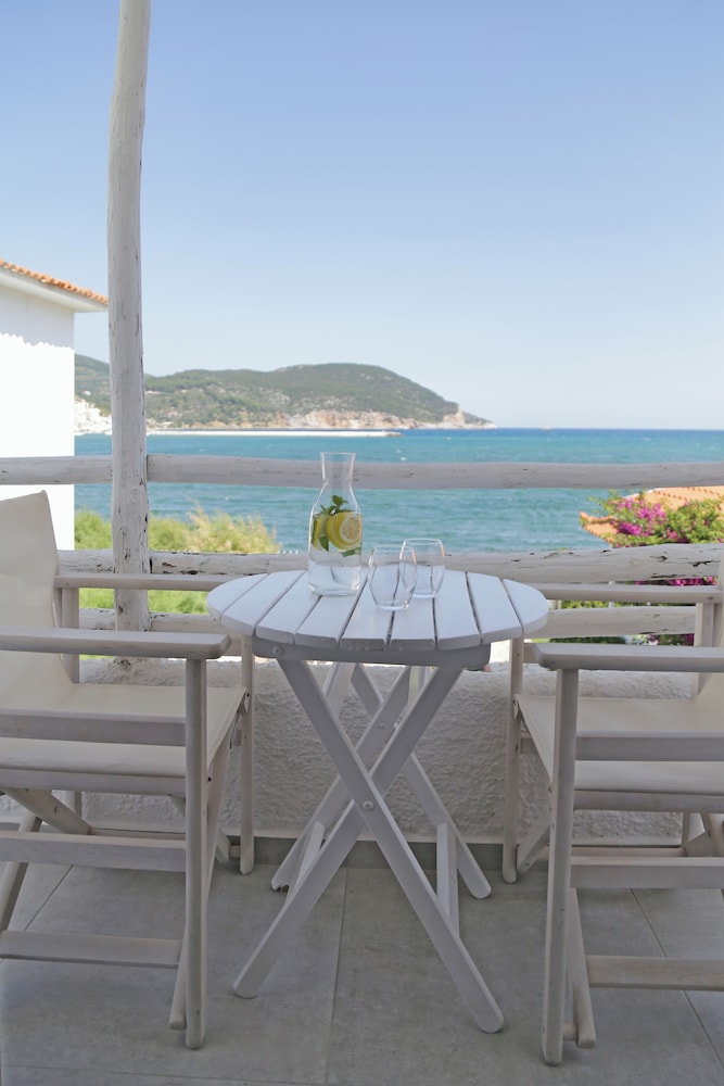 Skopelos Village Hotel Apartments 66/75
