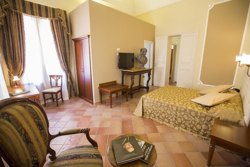 Palazzo Raho 28/40