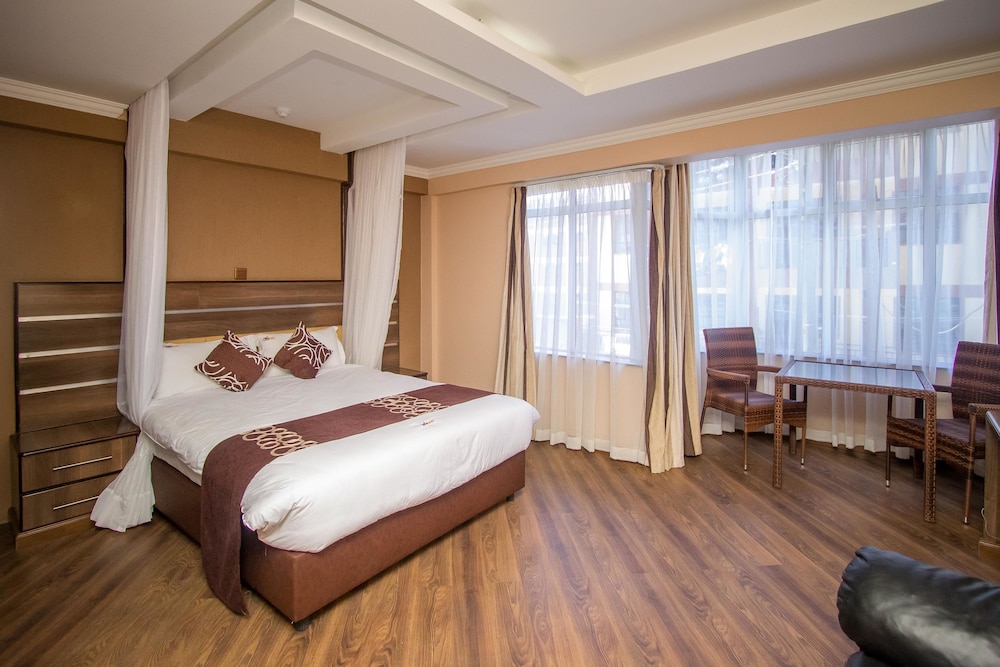 Airport Landing Hotel 13/48