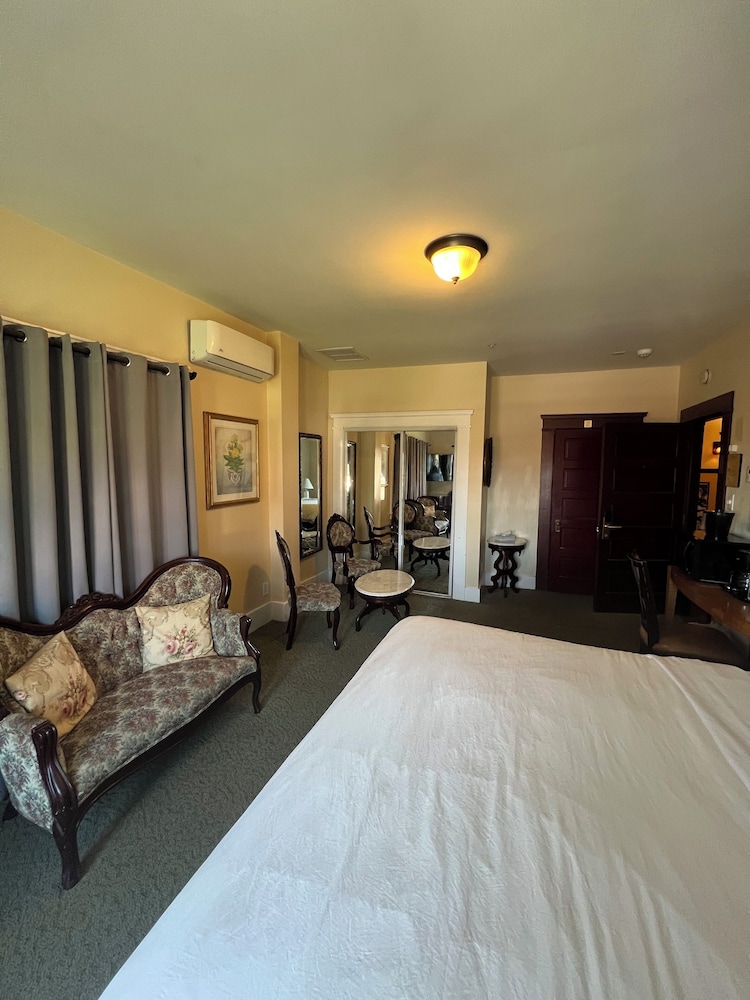 Glen Tavern Inn 13/58