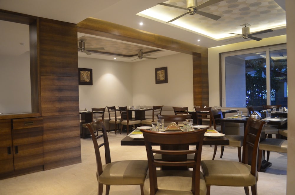 Lemon Tree Hotel Candolim Goa 20/25