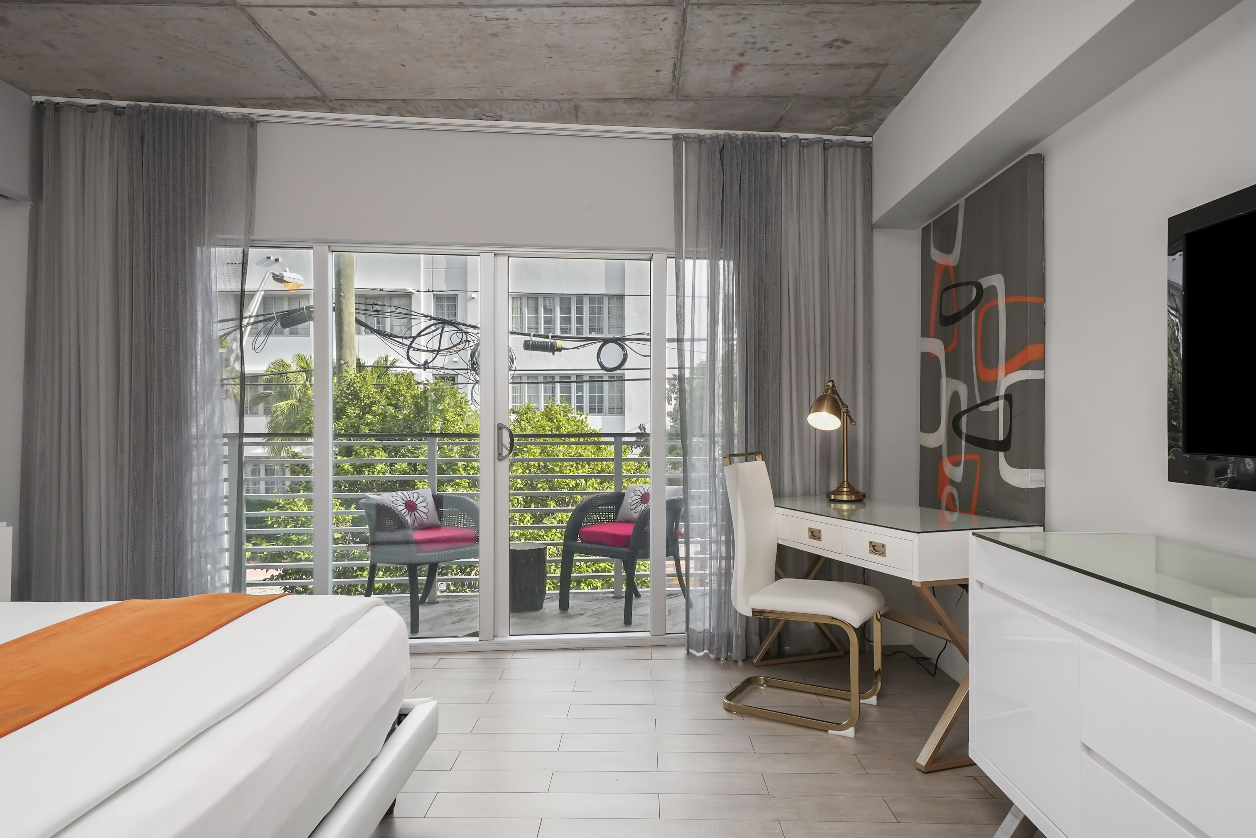 Room, King Bed, Balcony, Riviera Suites South Beach 5/10