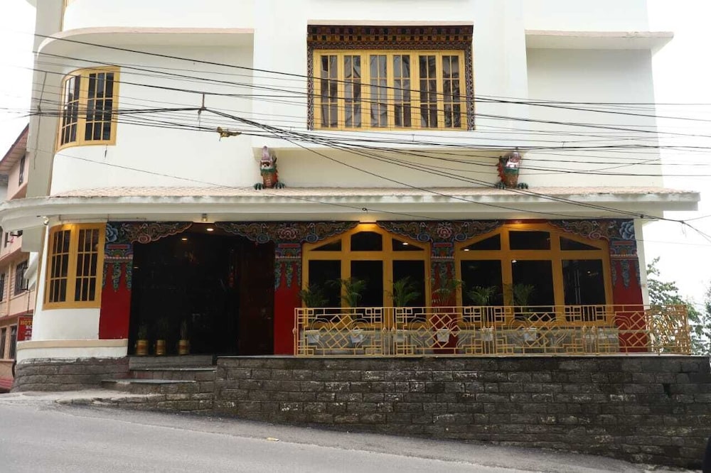 The Lindsay Himalayan Heights 2/31