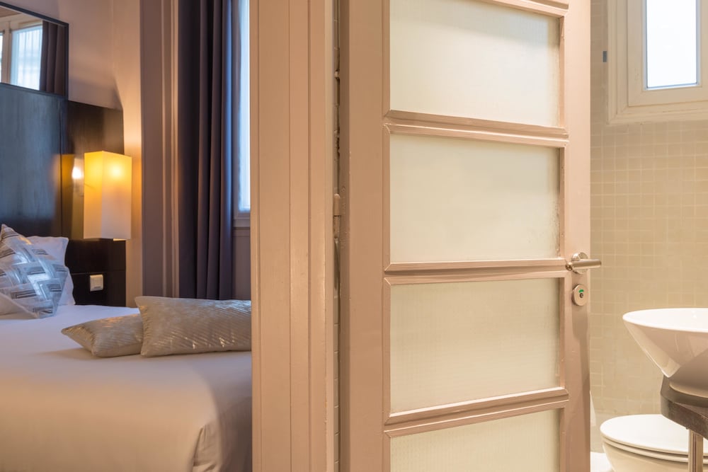 Best Western Premier The Blake Paris Gare Saint Lazare 16/44