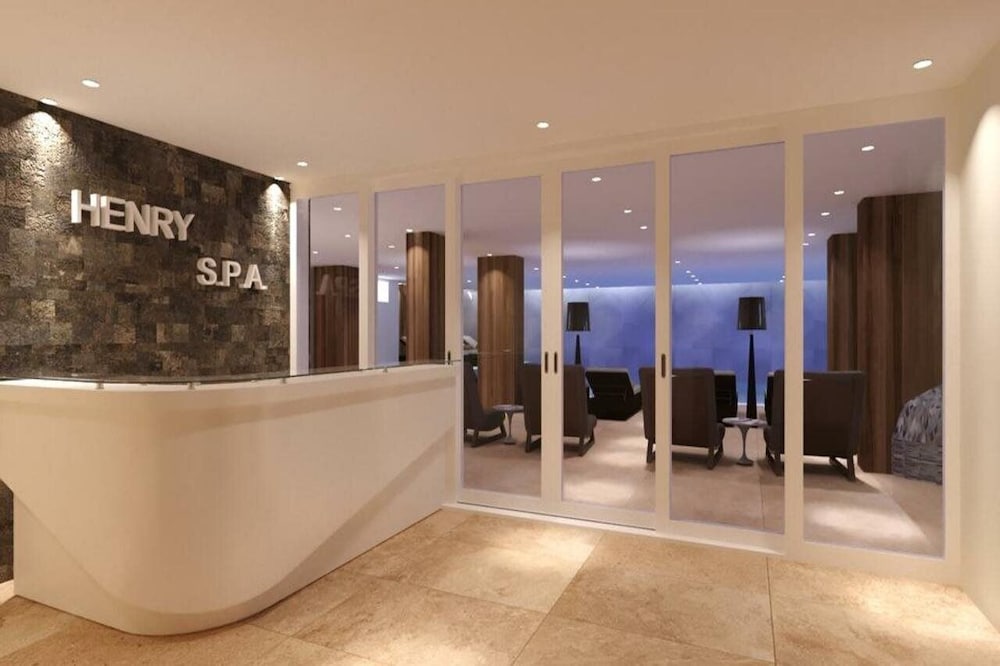 HENRY RESORT & SPA 10/62