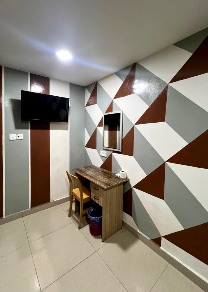 DE GLORY HOTEL USJ 21 10/20