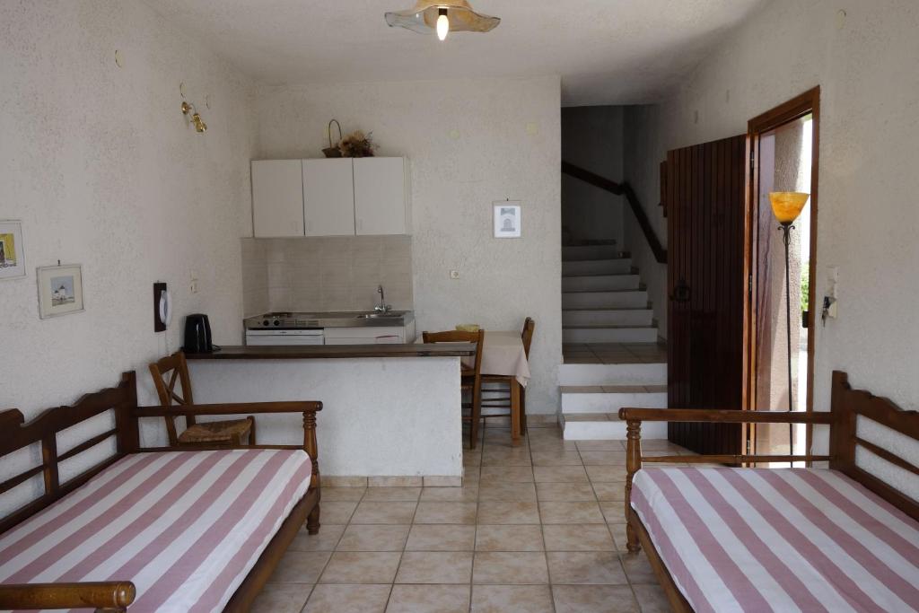 Cretan Village Hotel Apartments 12/31