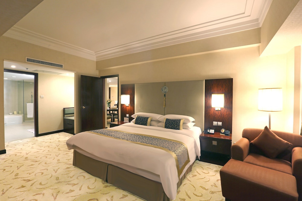 Shangri-La Dalian 19/70