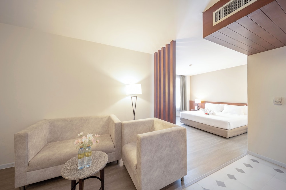 Golden Crown Grand Hotel 21/50