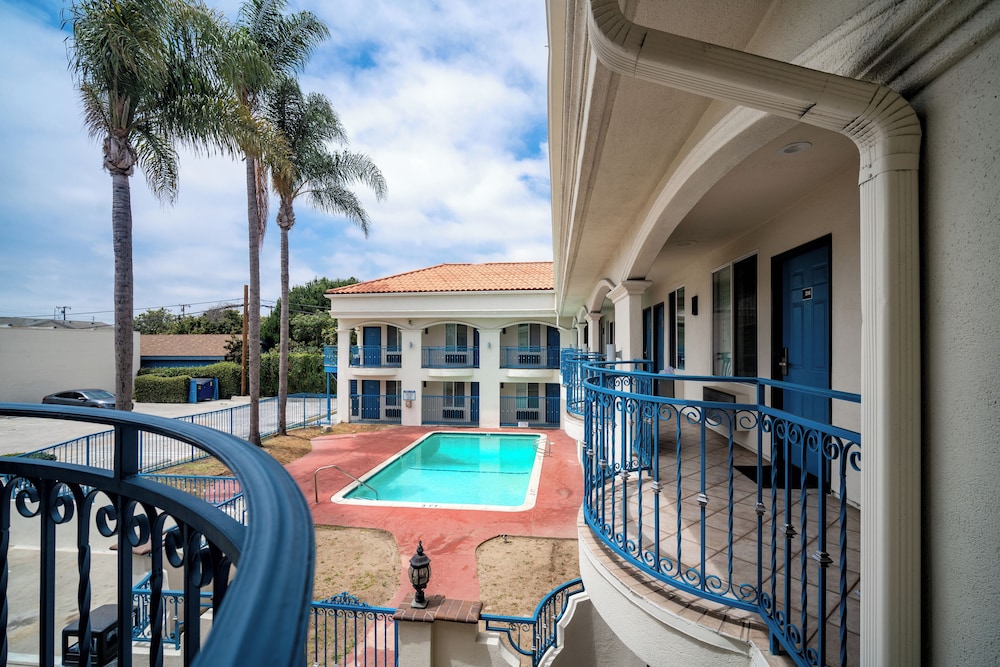 LYFE INN & SUITES by AGA - LAX Airport 43/60