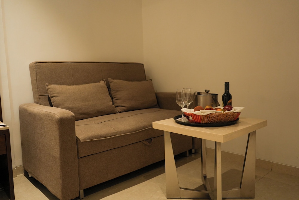 Ramee Hometel 26/50