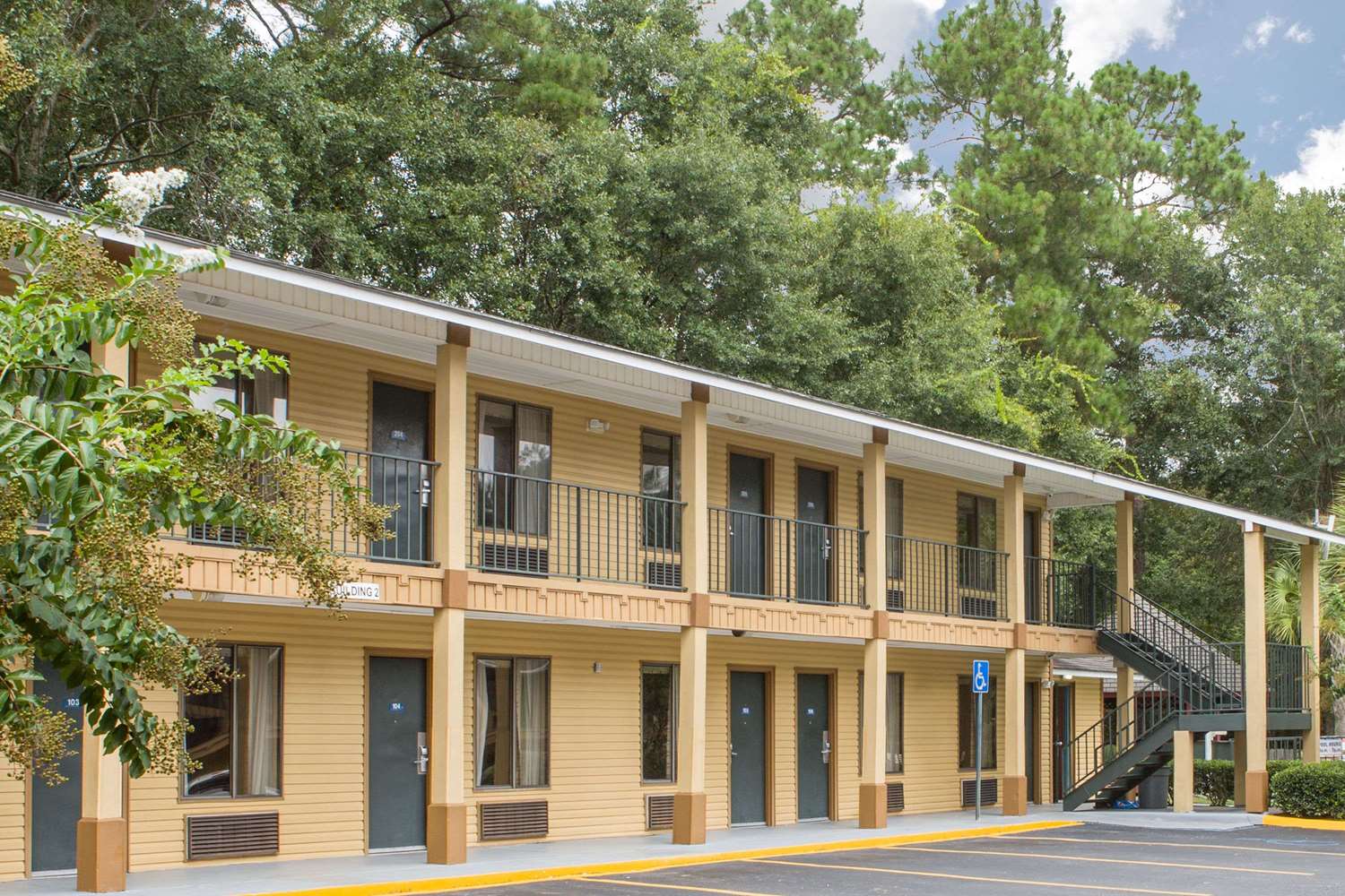 Howard Johnson By Wyndham Dothan 4/25