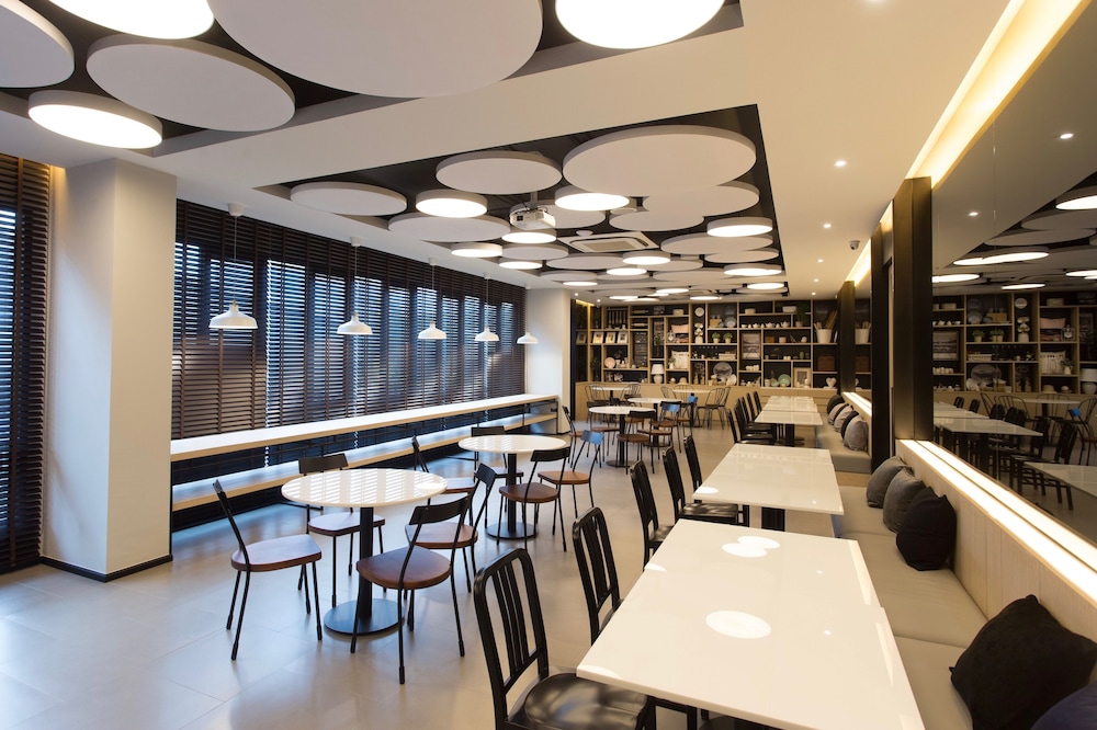 The Journey Hotel Bangna 48/60