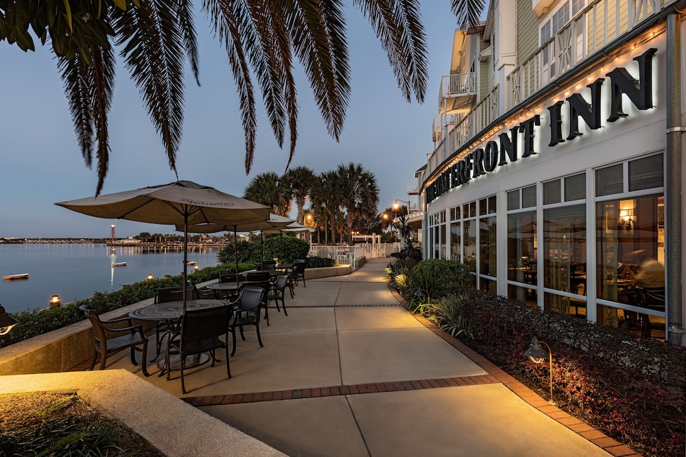 The Waterfront Inn 10/63