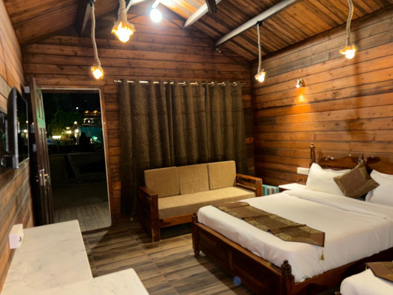 Wooden, Cottage, 2 Queen Beds, Pool View