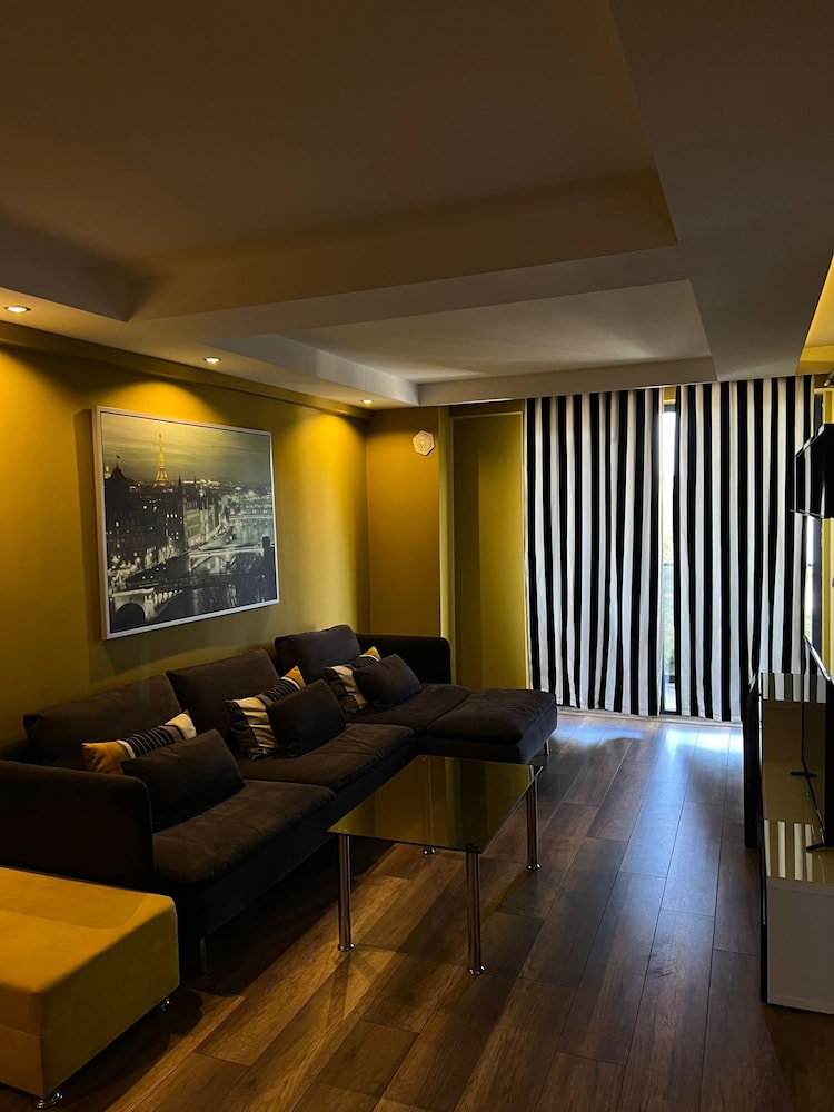 Deluxe Residence 40/57