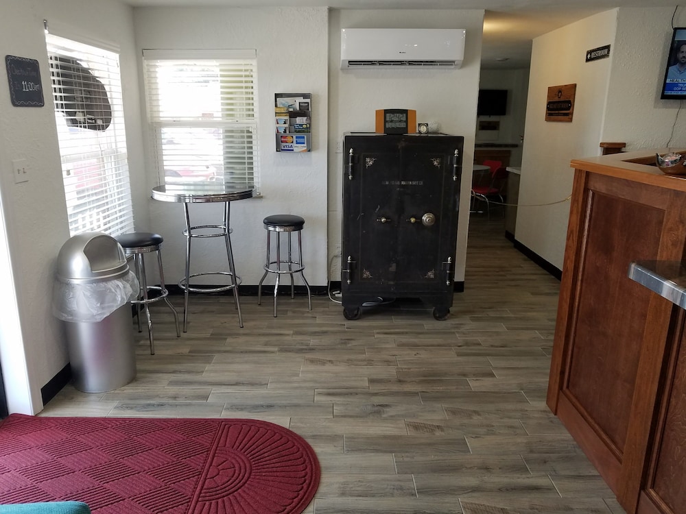 West Plains Motel 39/56