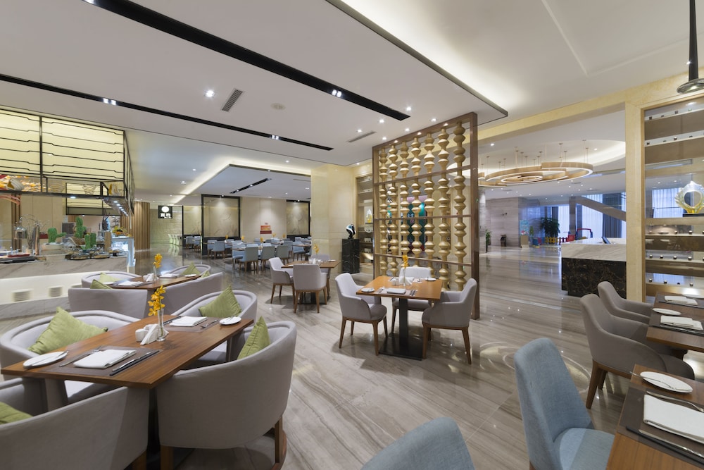 Huayou New Century Grand Hotel 34/50