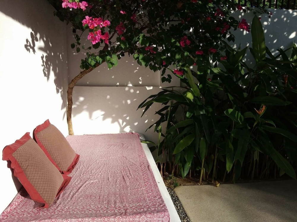 Villa Kalachuchi B&B 25/56