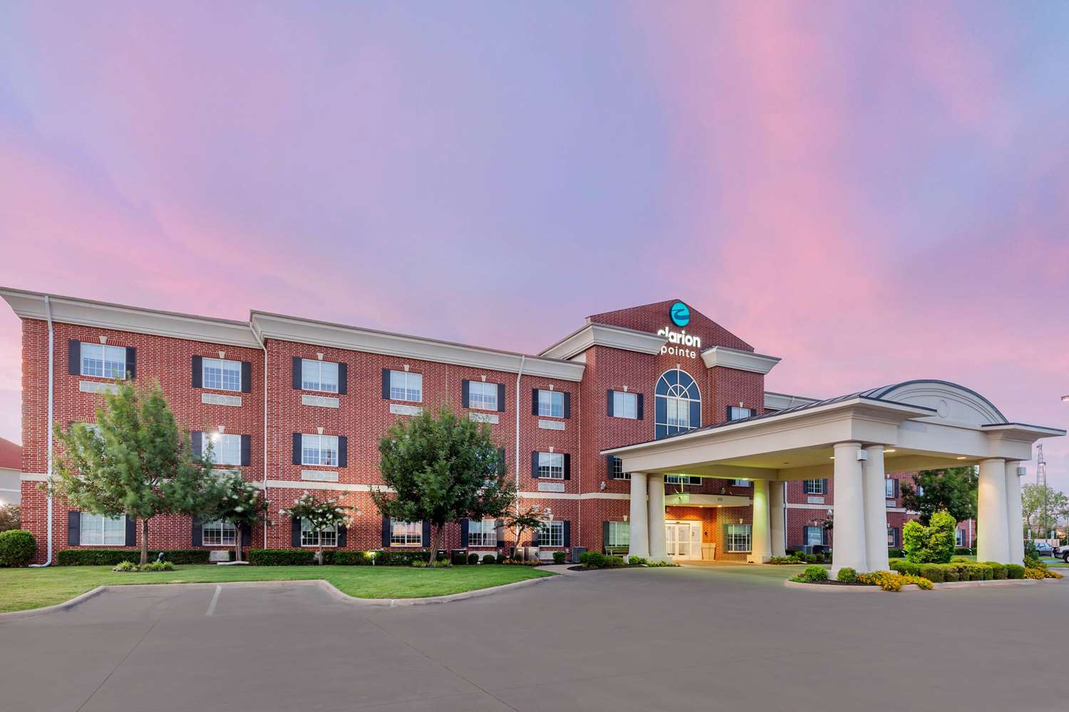 Clarion Pointe Sulphur Springs 3/45