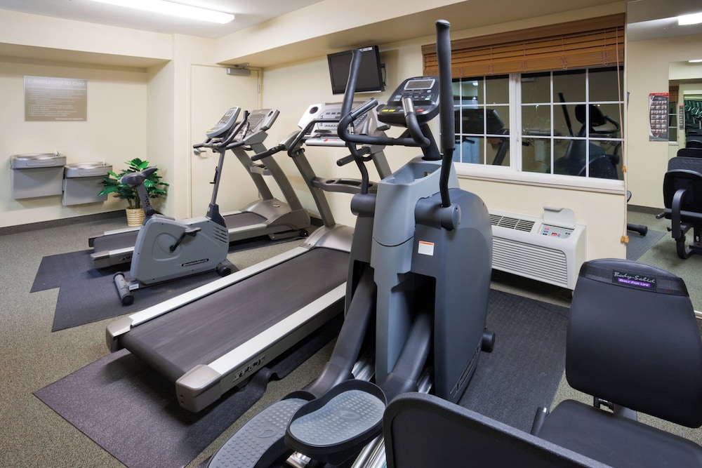 Candlewood Suites Milwaukee Brown Deer 18/29