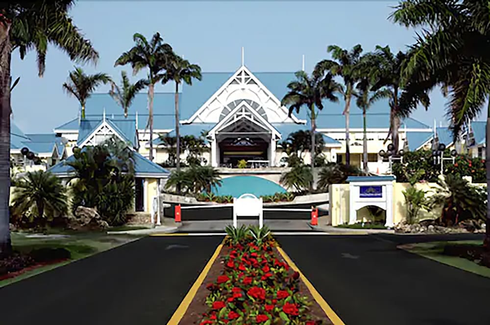 Magdalena Grand Beach Resort 49/52