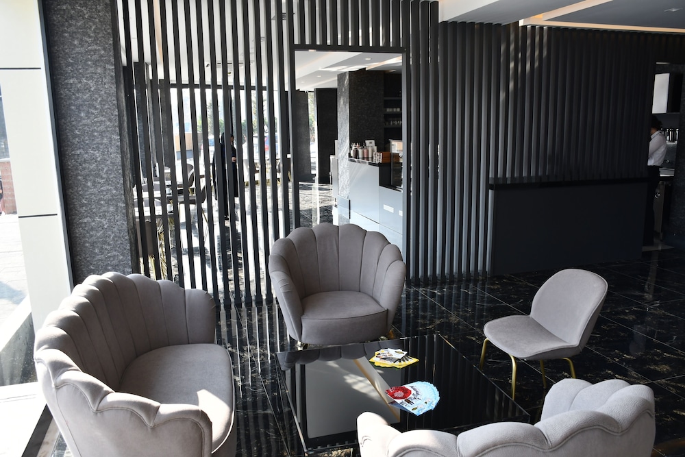 Hmz Luxury Hotel 16/29