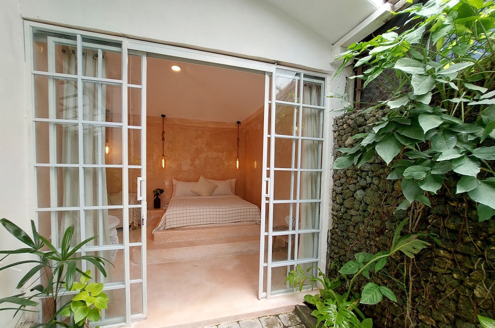 Oberoi Luxury Villas 1/50
