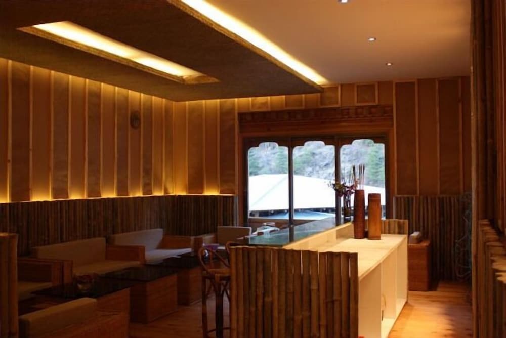 UDUMWARA RESORT 32/50
