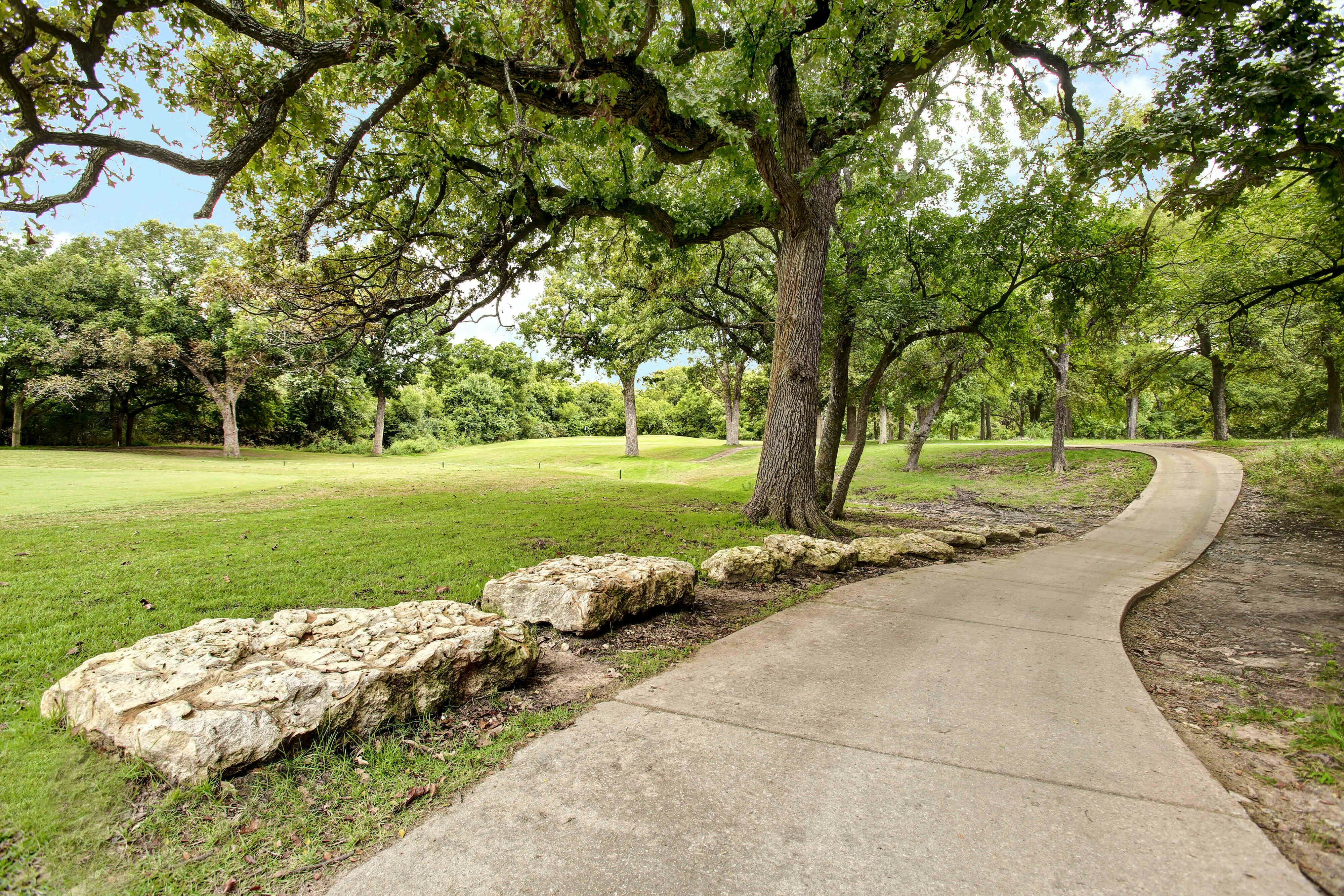 Dallas/Fort Worth Marriott Hotel & Golf Club at Champions Circle 29/33