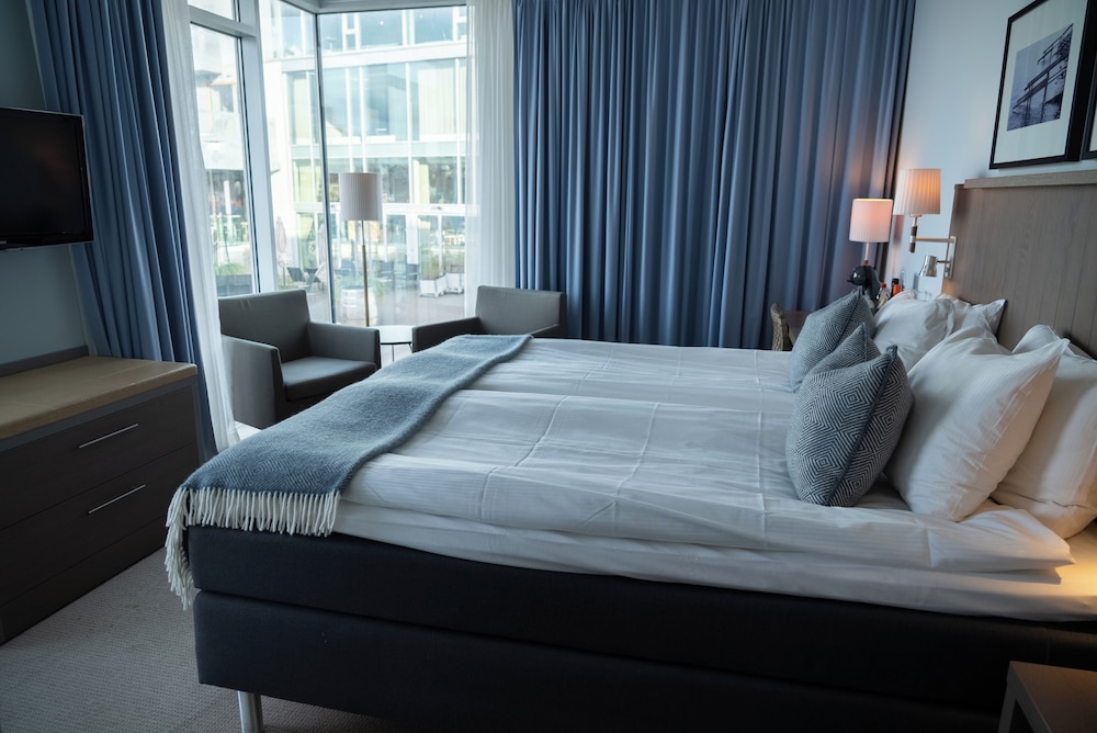 PREMIER, TWIN BEDS