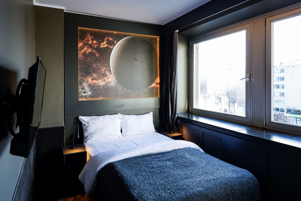 COSMOS, DOUBLE BED