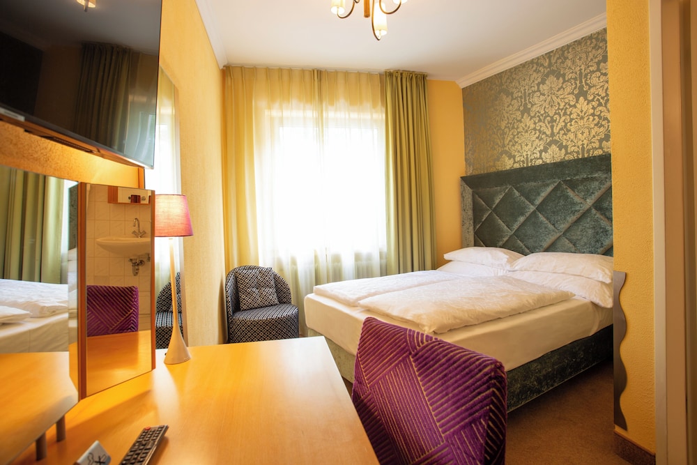 Classic, French Bed