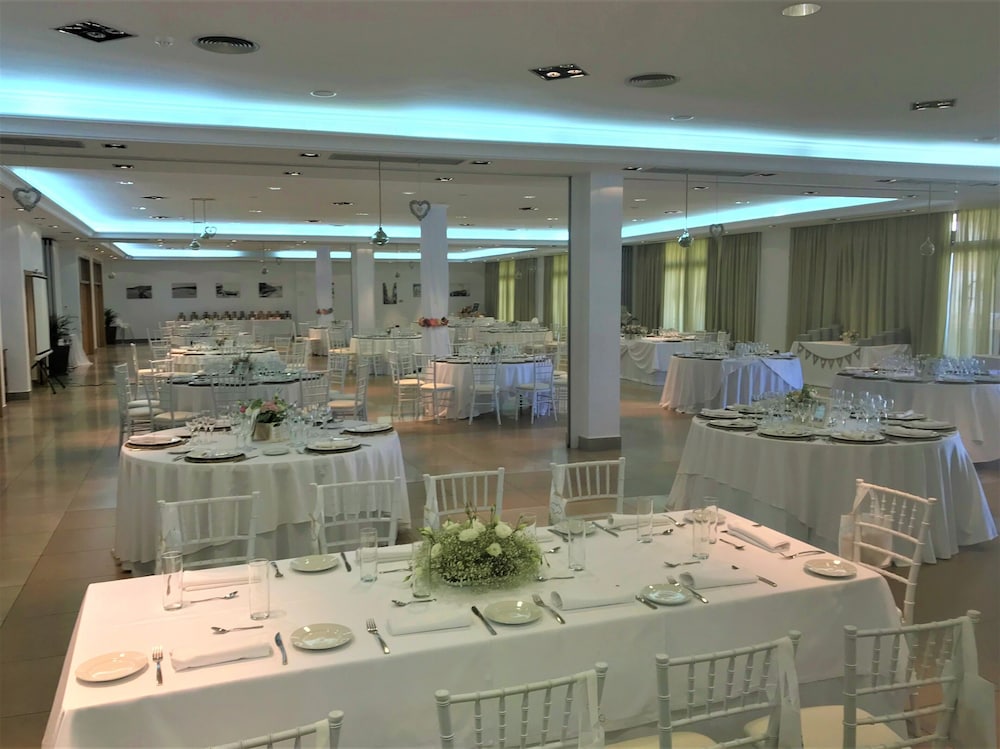 MONTERA PLAZA 38/49