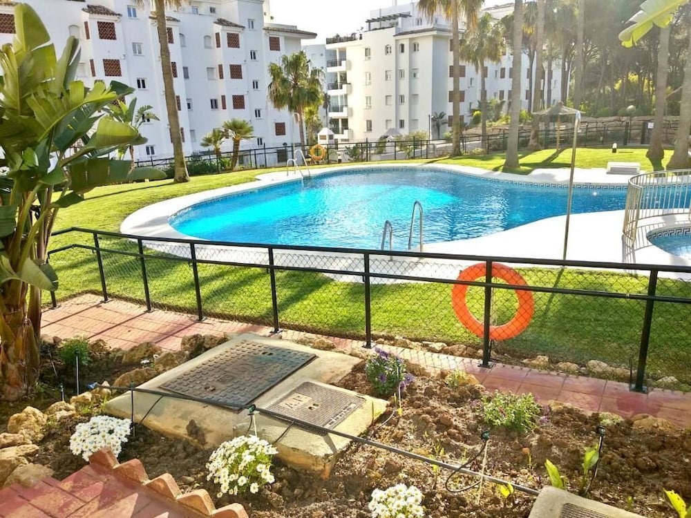 Sky Sea Holidays Calahonda 40/43